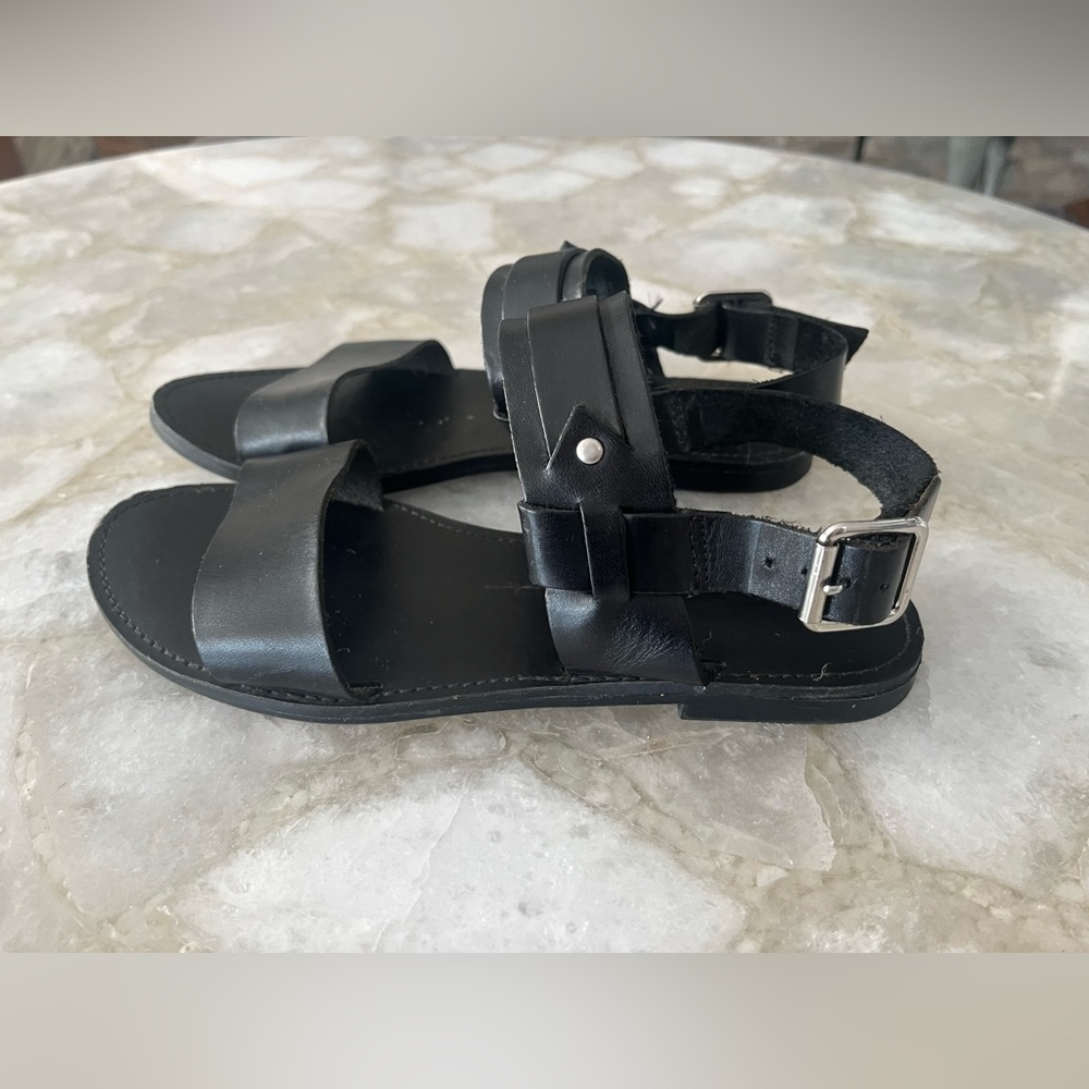 SEYCHELLES Black Leather Sandals with Silver Buckle and Hardware
